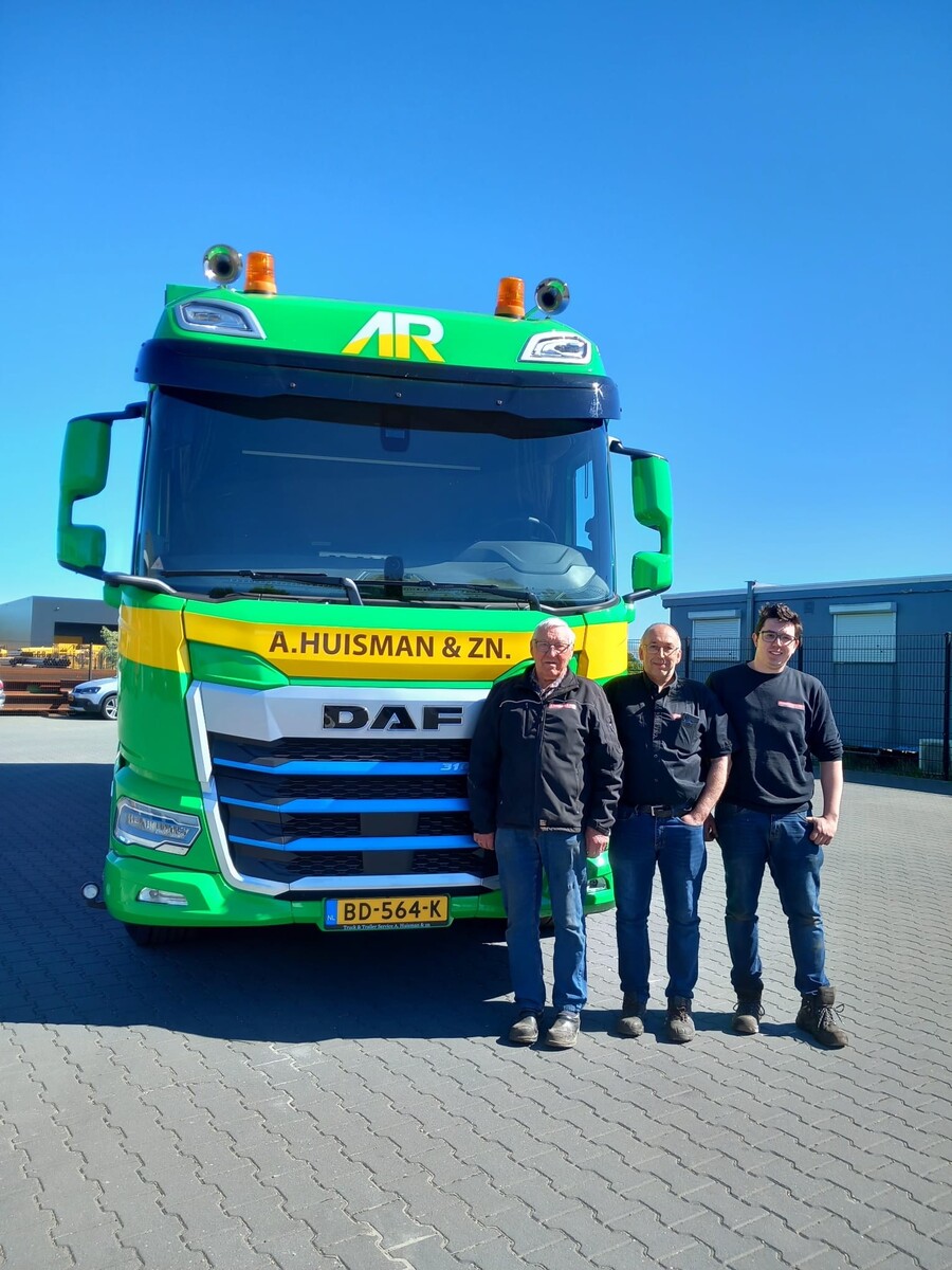 Foto met 3 generaties.jpg